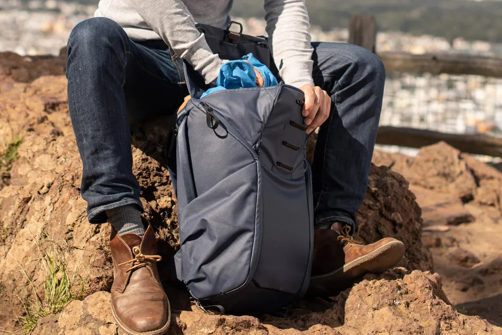 peak-design-everyday-backpack-20l-gunluk-kullanim-cok-fonksiyonlu-sirt-cantasi-asimetrik-e-ticaret-gorsel1